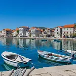 Tin Apartment Kastela