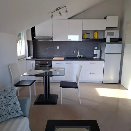 Apartman Tin Kaštela