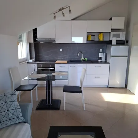 Apartman Tin Kastela