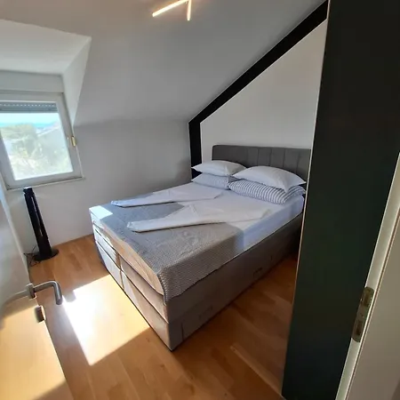 Tin Kaštela