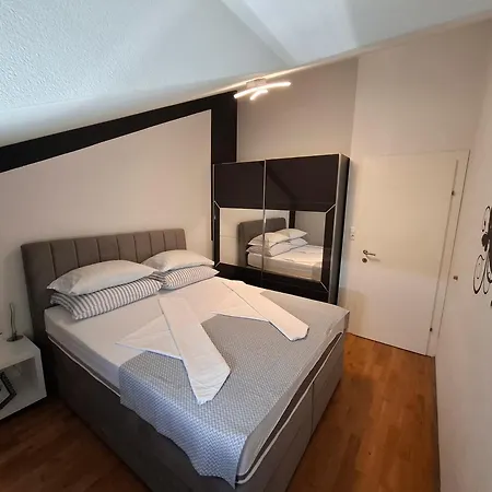 Tin * Kaštela